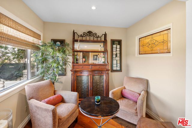 15570 Briarwood Drive, Sherman Oaks, CA 91403