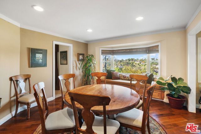 15570 Briarwood Drive, Sherman Oaks, CA 91403