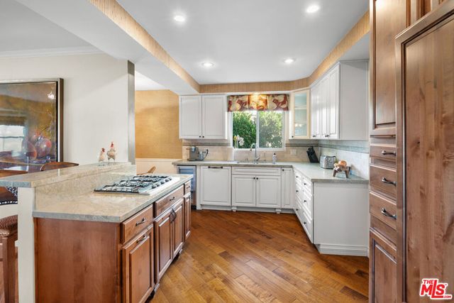 15570 Briarwood Drive, Sherman Oaks, CA 91403