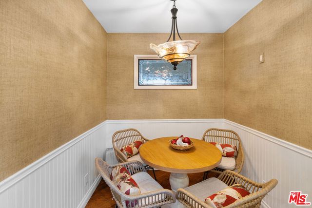 15570 Briarwood Drive, Sherman Oaks, CA 91403