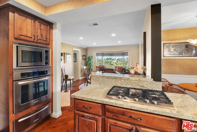 15570 Briarwood Drive, Sherman Oaks, CA 91403