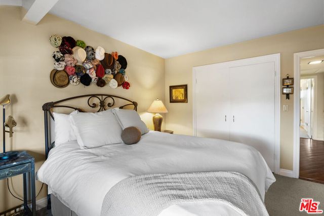 15570 Briarwood Drive, Sherman Oaks, CA 91403