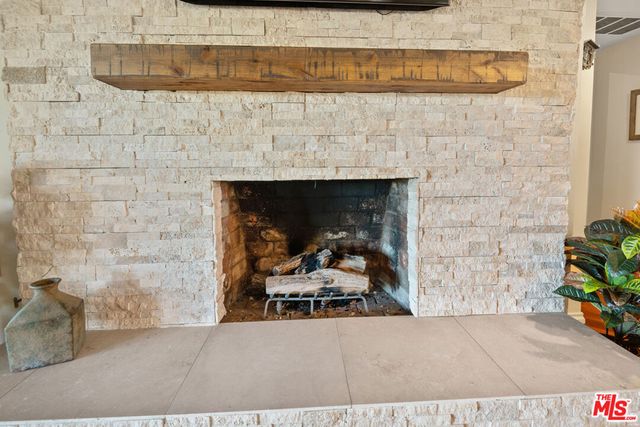 15570 Briarwood Drive, Sherman Oaks, CA 91403