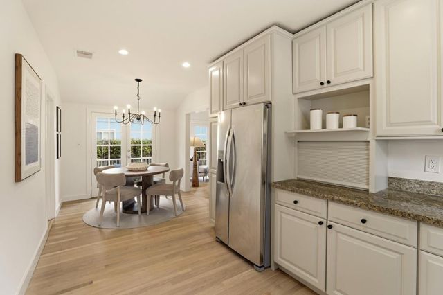 1017 Henderson Avenue, Menlo Park, CA 94025