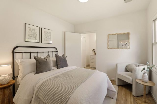 1017 Henderson Avenue, Menlo Park, CA 94025