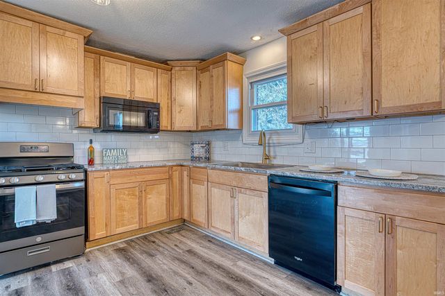 8344 N Birch Drive, Newburgh, IN 47630