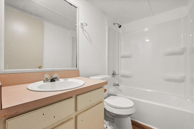 1509 E Apache Trail, Granbury, TX 76048