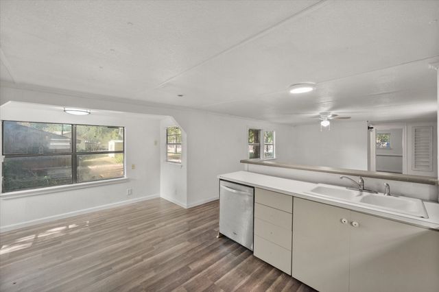 1509 E Apache Trail, Granbury, TX 76048