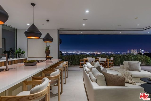 1535 Carla, Beverly Hills, CA 90210