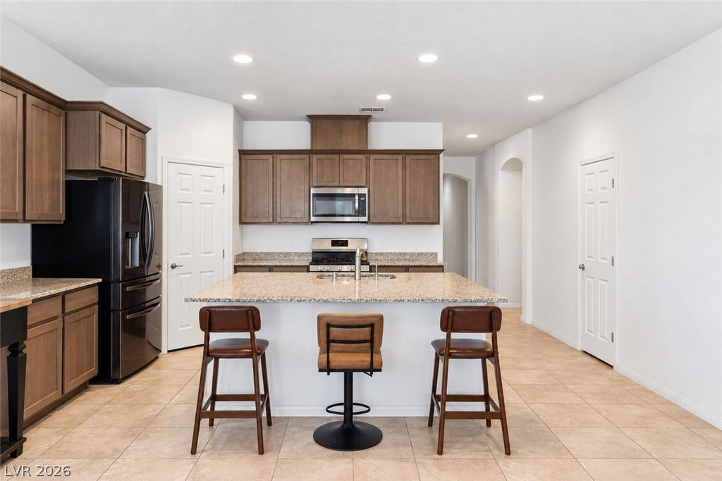 5724 Swan Bridge Street, North Las Vegas, NV 89081 — photo 2