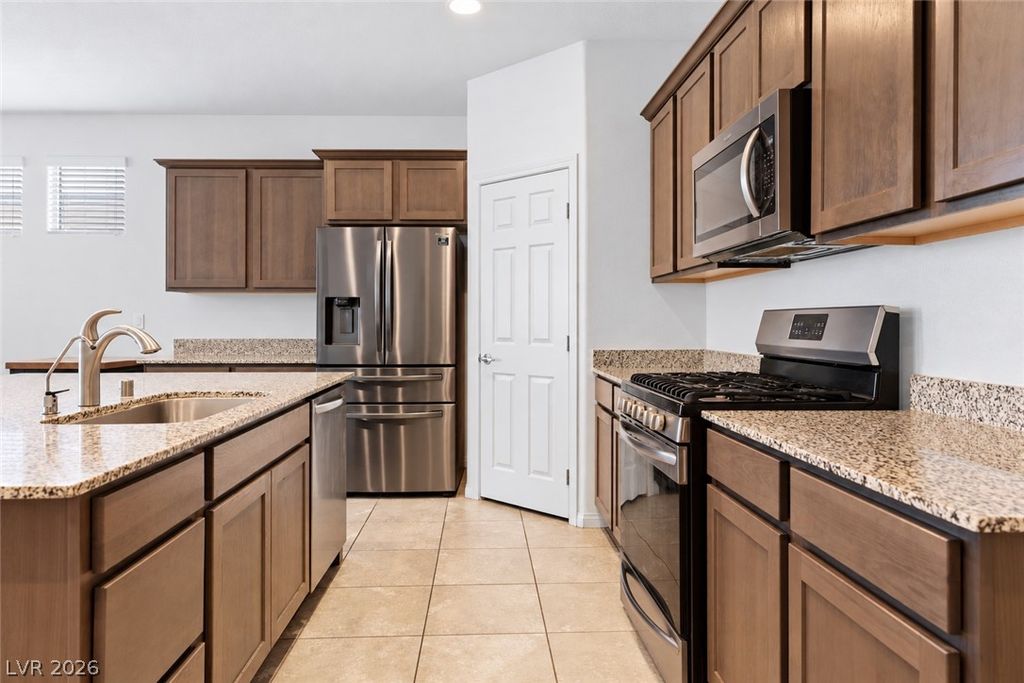 5724 Swan Bridge Street, North Las Vegas, NV 89081 — photo 4