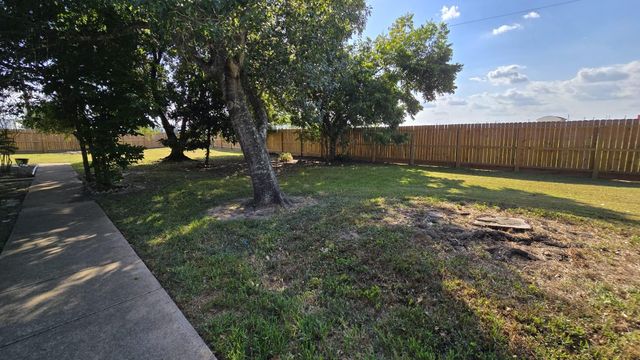 11807 Algonquin Drive, Houston, TX 77089