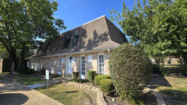 11807 Algonquin Drive, Houston, TX 77089