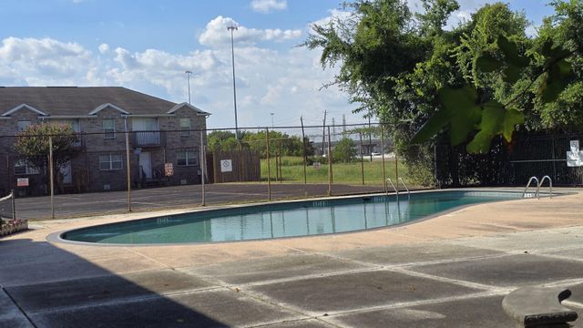 11807 Algonquin Drive, Houston, TX 77089