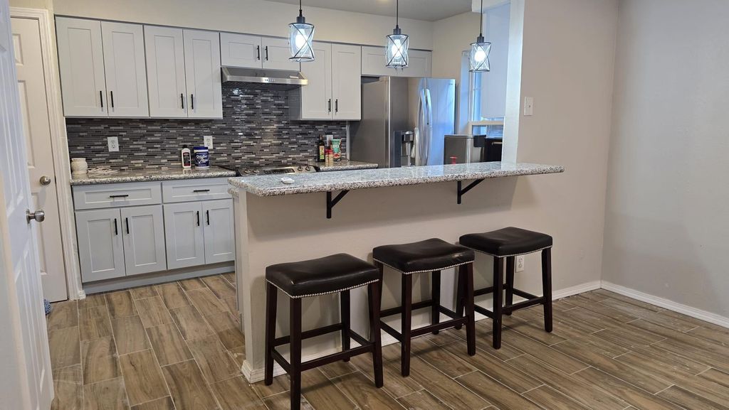 11807 Algonquin Drive, Houston, TX 77089