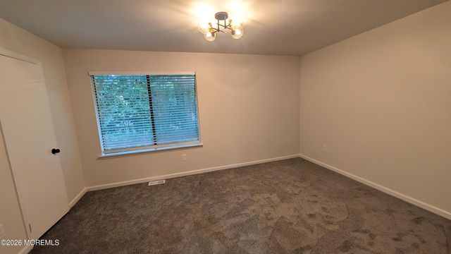 13 Wren Way, Howell, NJ 07731