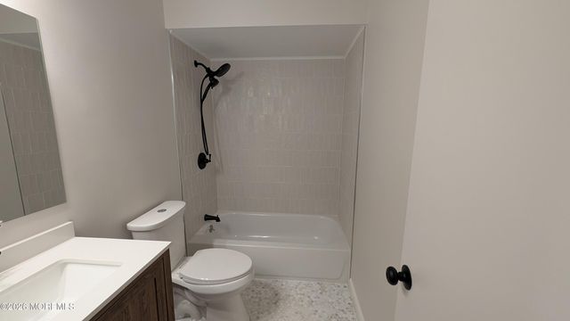 13 Wren Way, Howell, NJ 07731