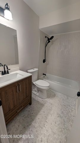 13 Wren Way, Howell, NJ 07731