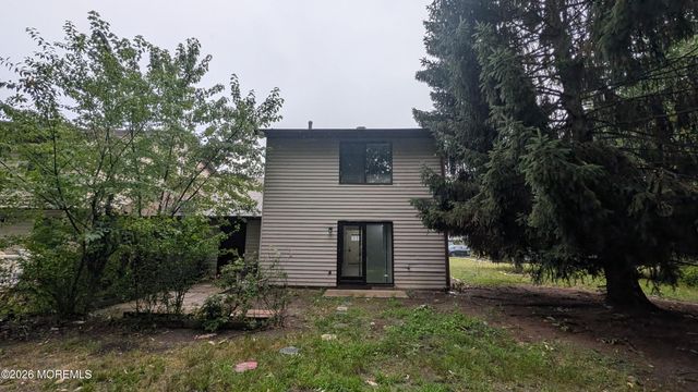 13 Wren Way, Howell, NJ 07731