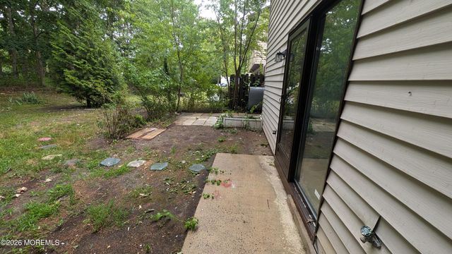 13 Wren Way, Howell, NJ 07731