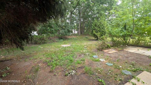 13 Wren Way, Howell, NJ 07731