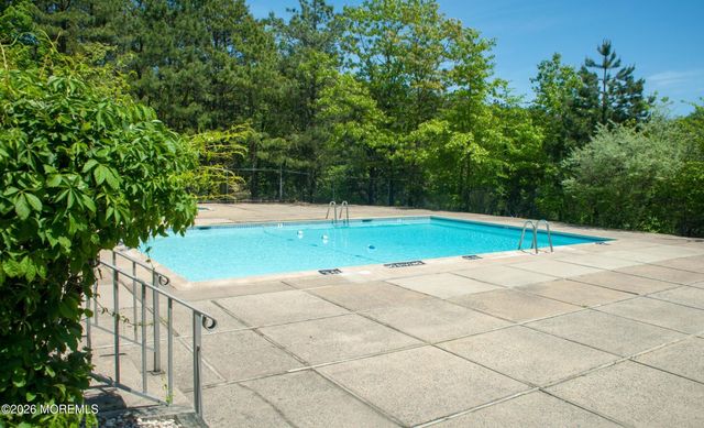 13 Wren Way, Howell, NJ 07731