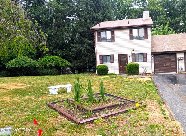 13 Wren Way, Howell, NJ 07731