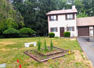 13 Wren Way, Howell, NJ 07731