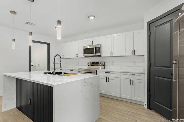 134 Elmo, San Antonio, TX 78225