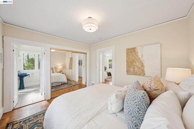 3244 Fernside Blvd, Alameda, CA 94501