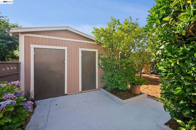 3244 Fernside Blvd, Alameda, CA 94501