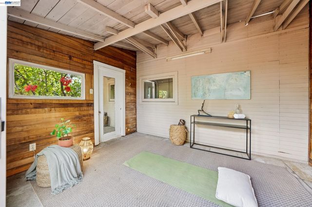 3244 Fernside Blvd, Alameda, CA 94501