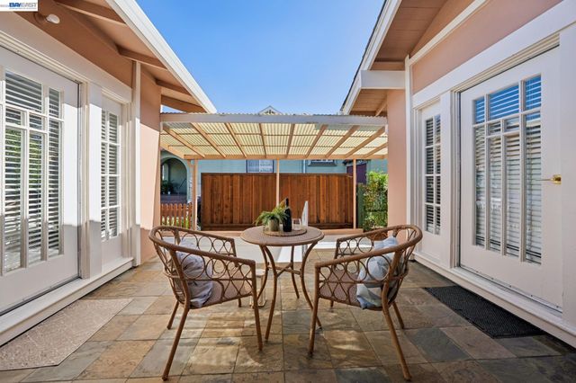 3244 Fernside Blvd, Alameda, CA 94501