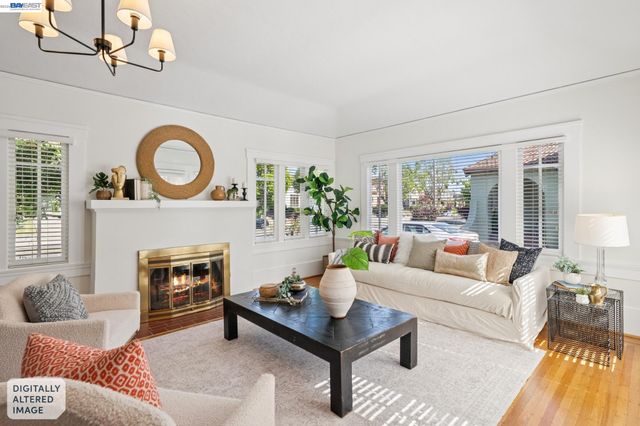 3244 Fernside Blvd, Alameda, CA 94501