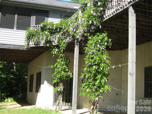 131 N Forge Crest Drive, Mills River, NC 28759