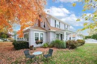 15 Burt Street, Warwick, RI 02886
