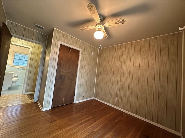 332 Woodlawn St, Sinton, TX 78387