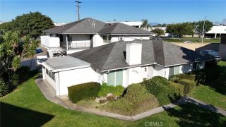 16752 Bardon Lane, Huntington Beach, CA 92647