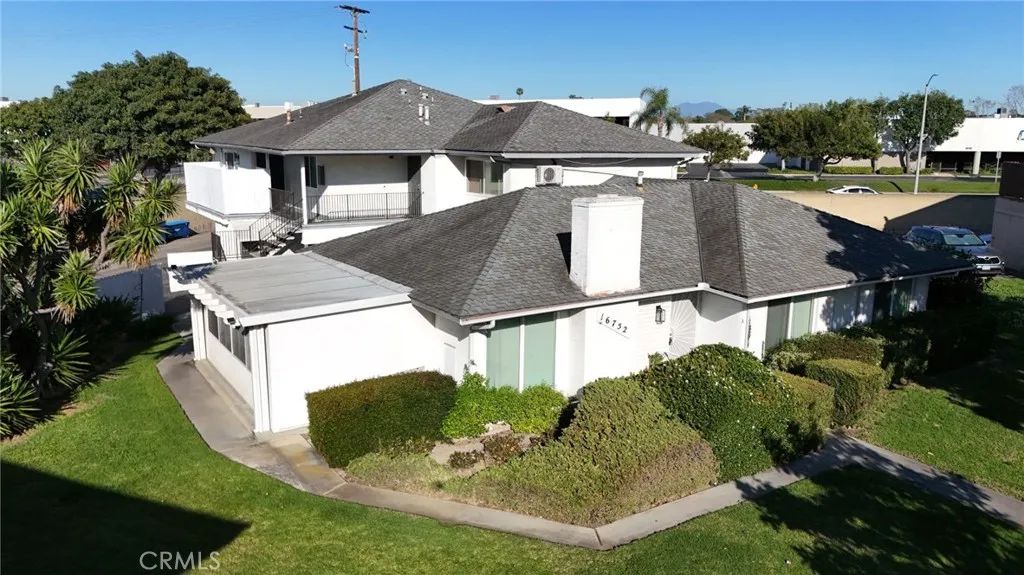 16752 Bardon Lane, Huntington Beach, CA 92647