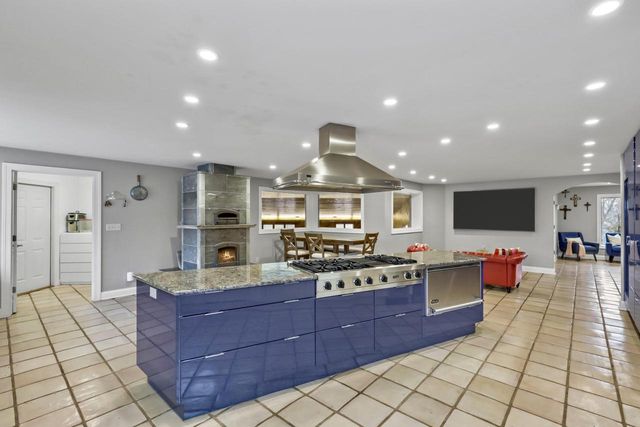 9210 County Road K, Franksville, WI 53126