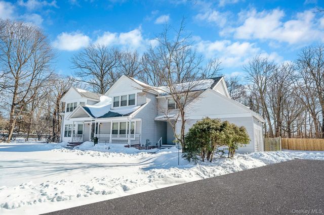 1944 Wading River Manor Road, Wading River, NY 11792