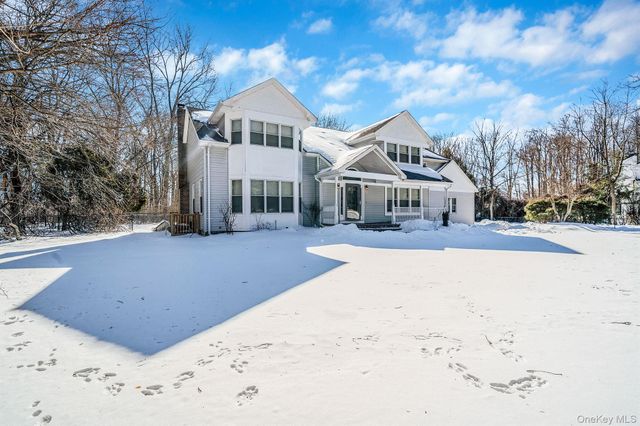 1944 Wading River Manor Road, Wading River, NY 11792