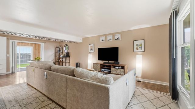 7323 Wrangler Trail, Fort Wayne, IN 46835