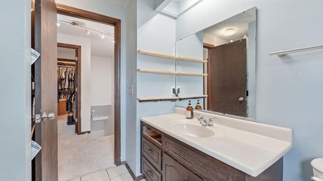 7323 Wrangler Trail, Fort Wayne, IN 46835