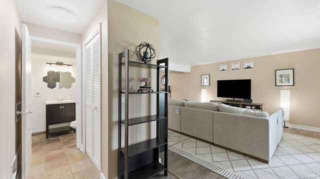 7323 Wrangler Trail, Fort Wayne, IN 46835