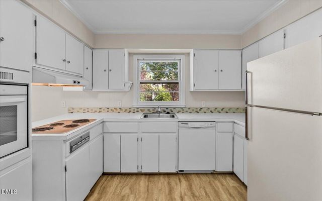 2805 Amherst Avenue, Burlington, NC 27215