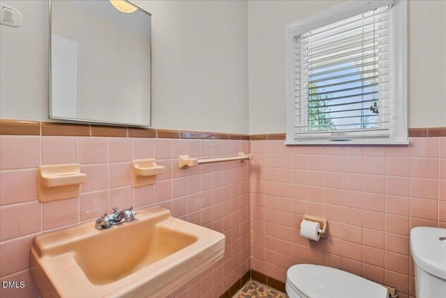 2805 Amherst Avenue, Burlington, NC 27215