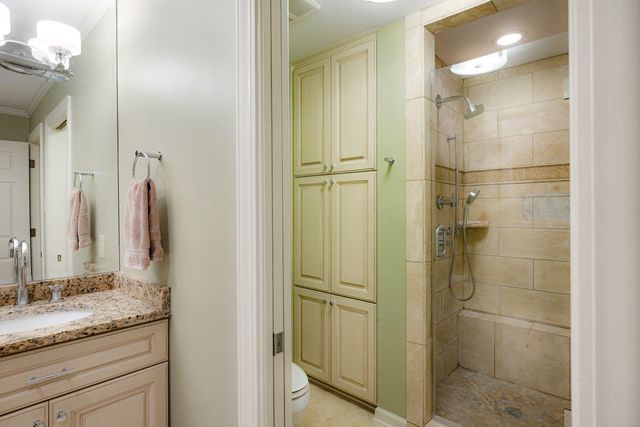 8225 BEEKMAN PL, Germantown, TN 38139