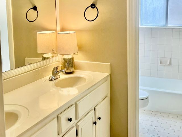 8225 BEEKMAN PL, Germantown, TN 38139