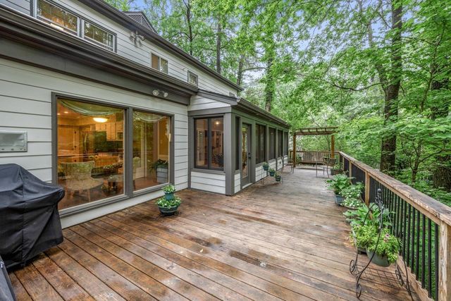 8225 BEEKMAN PL, Germantown, TN 38139